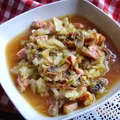Bigos z młodej kapusty. Smaczne, szybkie wiosenne danie.