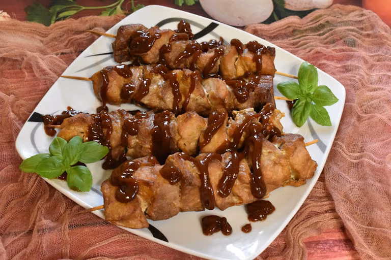 Szaszłyki w sosie barbecue