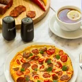Frittata z chorizo, pomidorkami koktajlowymi i papryczką chili