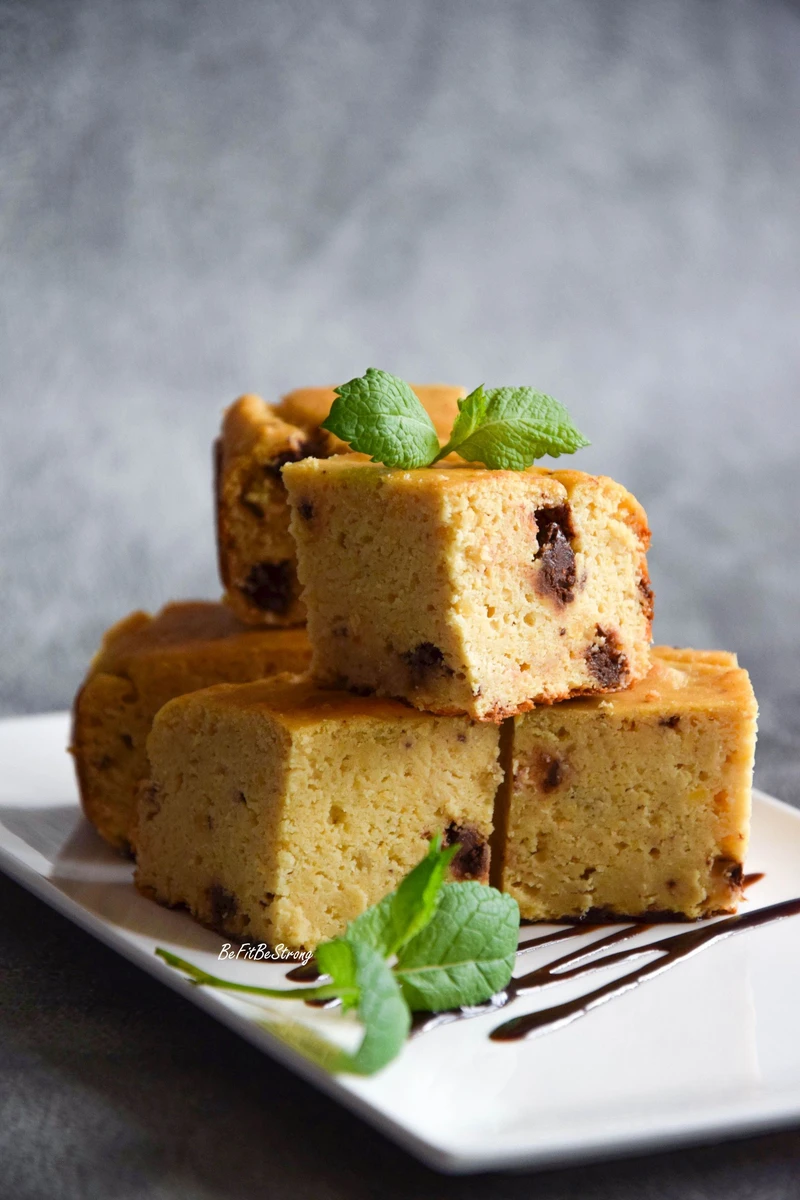 Proteinowe blondie bez mąki z czekoladą FIT