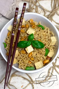 Makaron noodle z tofu