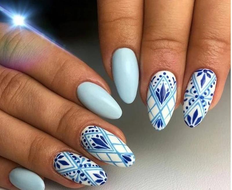 Wyjątkowy manicure ze zdobieniem
