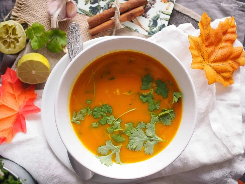 Zupa dyniowa z kolendrą