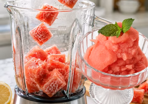 Nie kupuję lodów w sklepie. Mrożę arbuza i robię deser, który ma tylko 40 kcal