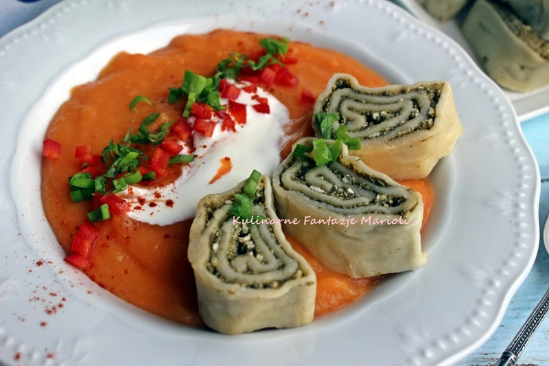 Krem z batatów z pierożkami