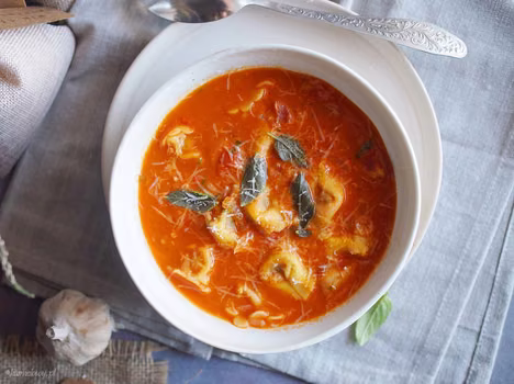 Zupa pomidorowa z tortellini