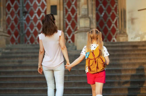 Zasiłek szkolny 2025 – nawet 6200 zł pomocy na dziecko! Sprawdź, kto może z niego skorzystać