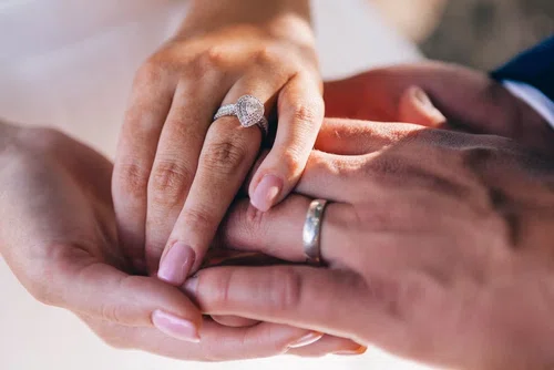 Czym jest ślub symboliczny?