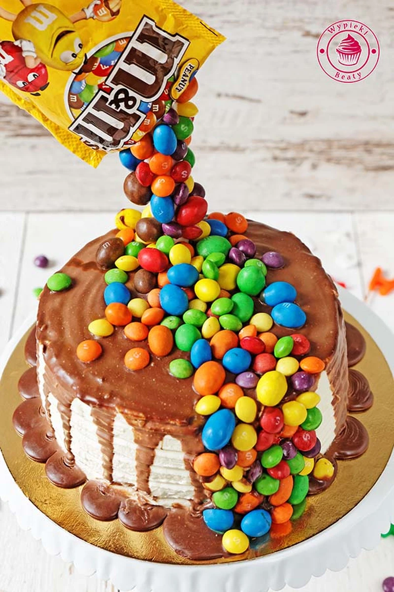 Kremowy tort z MMS