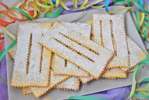 Włoskie faworki "chiacchiere" w wersji pieczonej