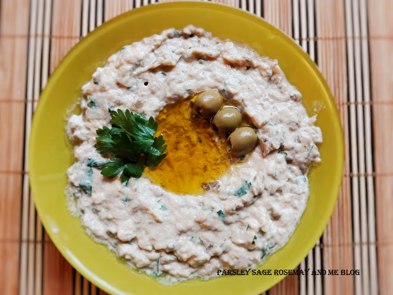 Moutabal - arabski dip z bakłażanów