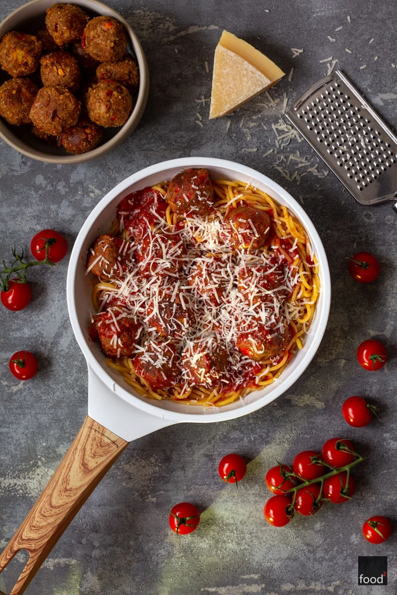 Spaghetti z warzywnymi klopsikami