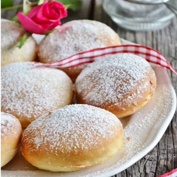 Pieczone pączki nadziewane marmoladą