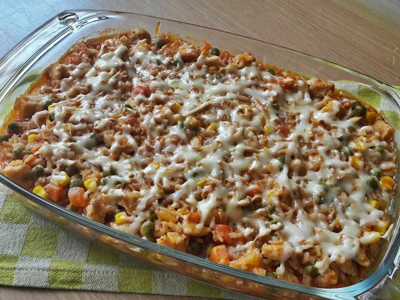 Zapiekane risotto z kurczakiem i warzywami