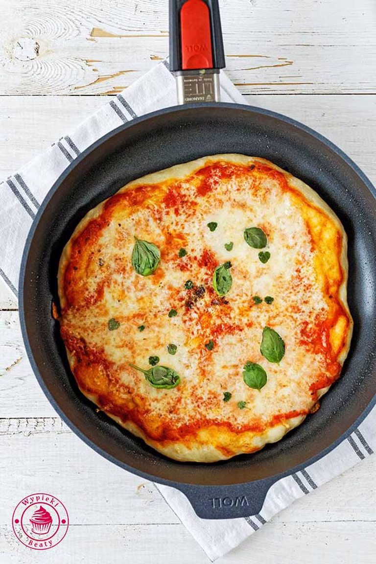 Pizza z patelni przepis