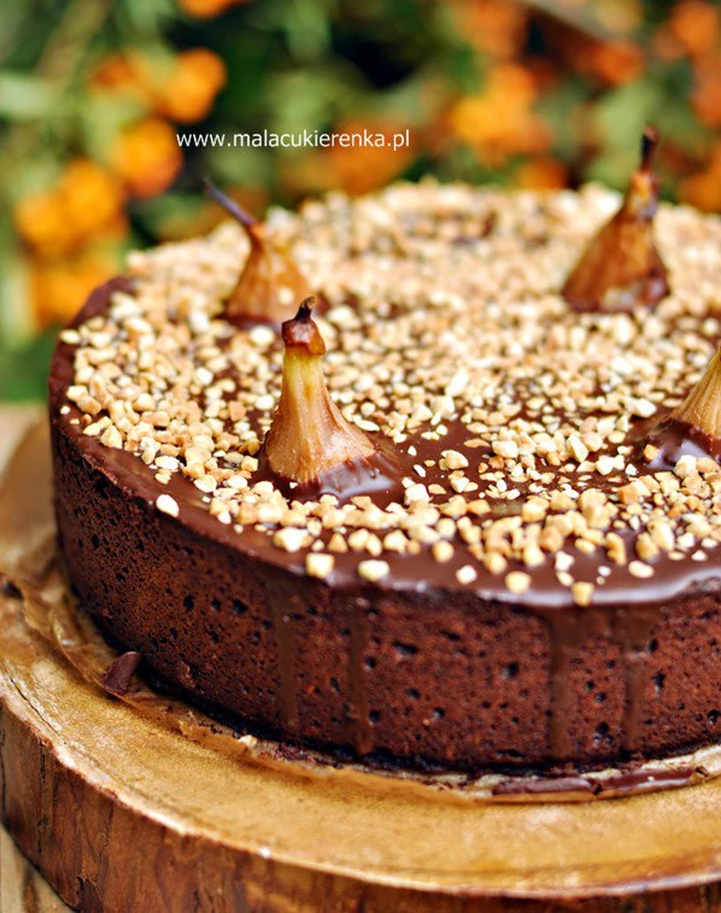 Czekoladowe ciasto z gruszkami i orzechami (brownie)
