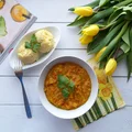 Wiosenny gulasz z cukinii – przepis krok po kroku