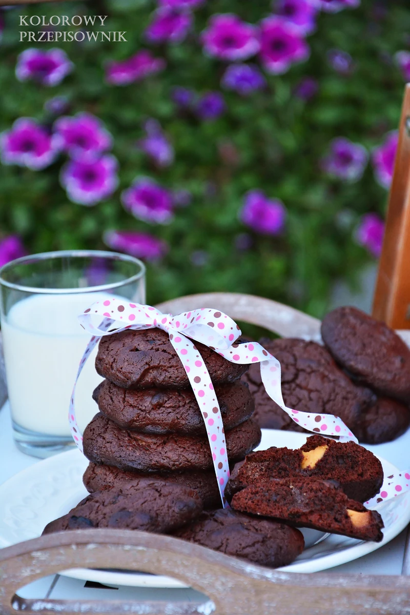 Ciasteczka brownie z białą czekoladą