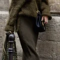 Stylizacja w kolorze khaki