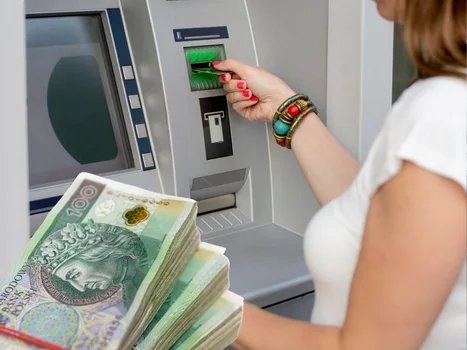 Bankomaty w Polsce z rewolucyjną zmianą! Dowiedz się, dlaczego twoje pieniądze mogą być kolorowe!
