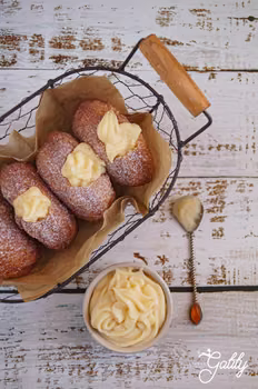 Pączki z budyniem