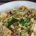Łazanki z grillowaną białą kiełbasą