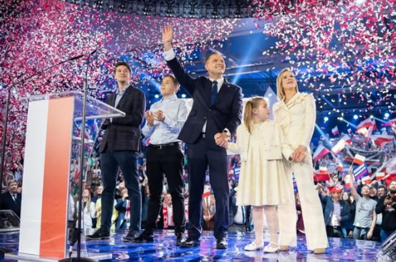 Pierwsza dama bez pensji, ale z bonusem! Tyle Marta Nawrocka zyska przez pięć lat na prezydenturze męża!