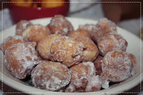 Serowe mini pączki