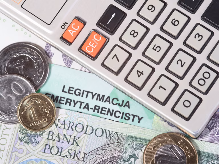 Kiedy przejść na emeryturę? Poczekasz do lutego - dostaniesz o 350 zł więcej!