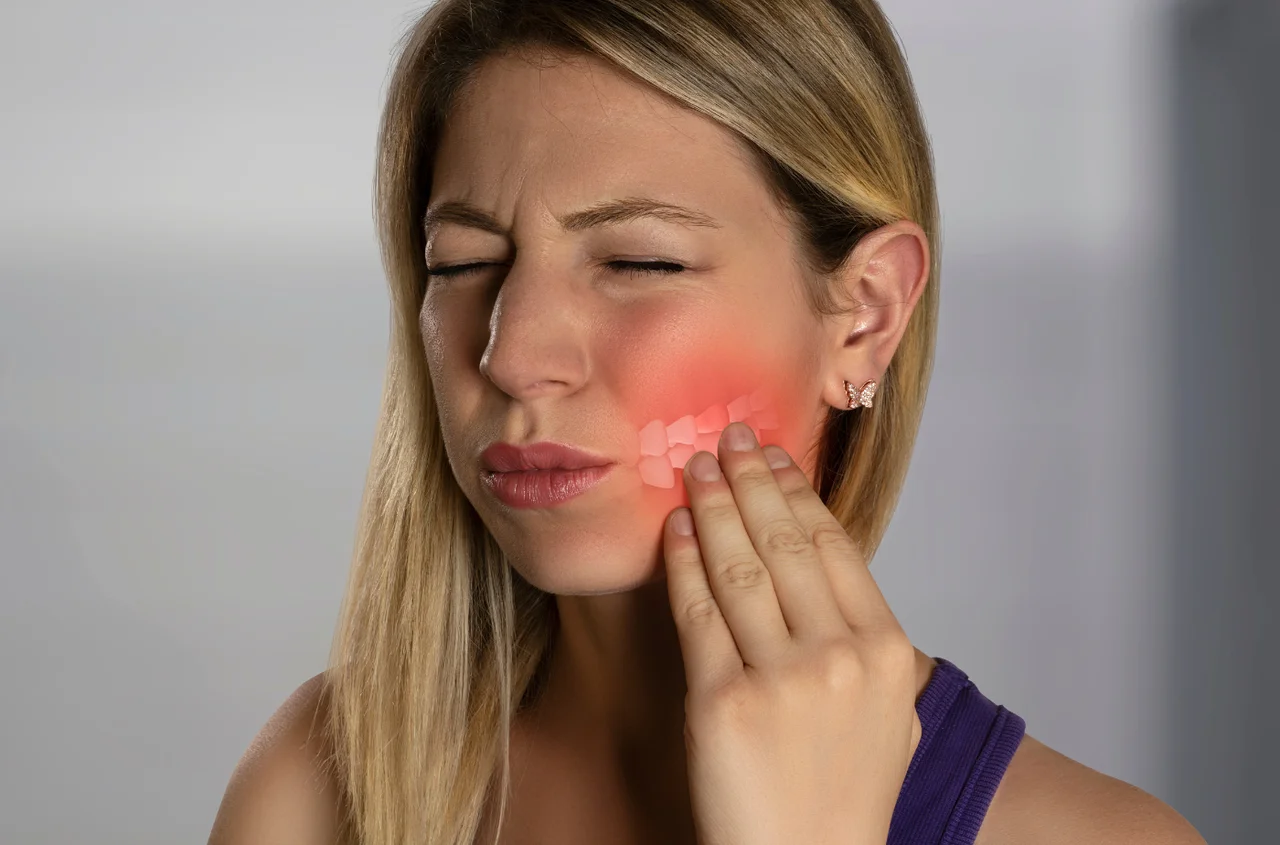 Ząb boli? Tego błędu nie rób – możesz doprowadzić do poważnego zakażenia!