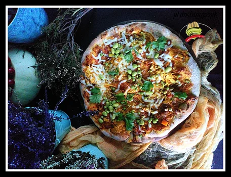 Pizza chicken korma