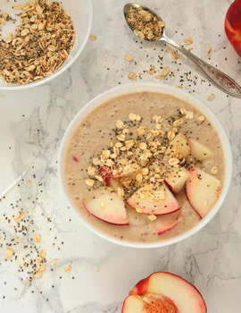 Brzoskwiniowo-Korzenne Kremowe Smoothie Bowl