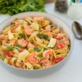 Makaron tagliatelle z krewetkami dla minimalistów