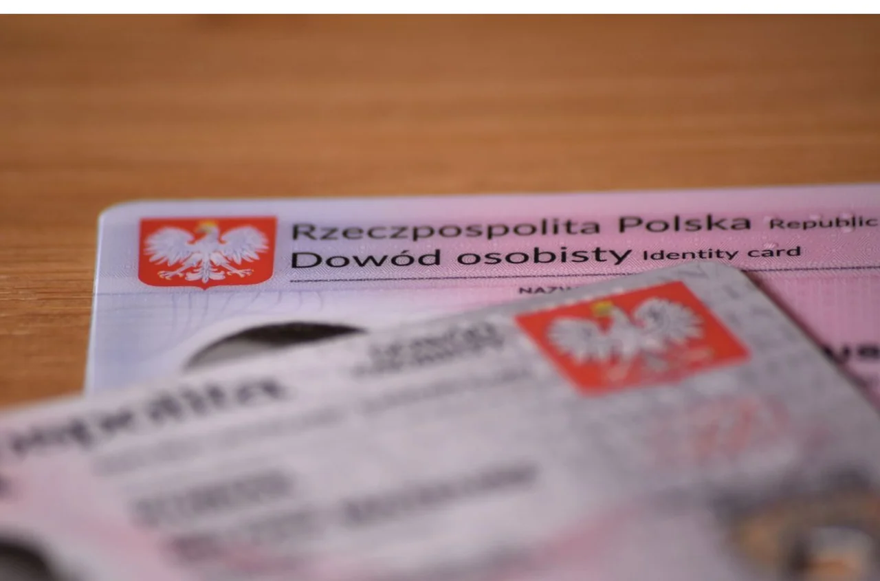 Nie będzie kar za brak meldunku?! MSWiA rozwiewa wątpliwości!