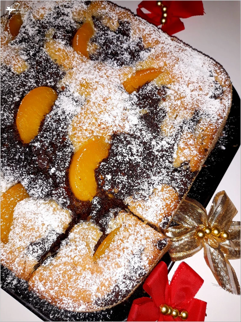 Ciasto z brzoskwiniami i masą makową