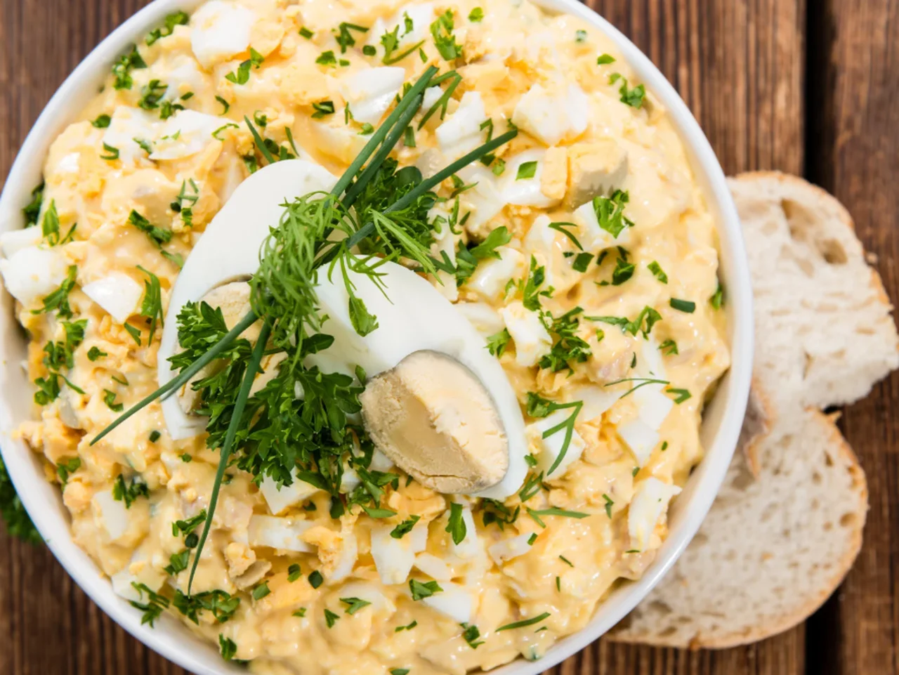 Pasta jajeczna w nowym wydaniu – z chrzanem i rzeżuchą na Wielkanoc!