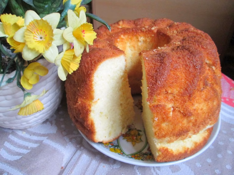 Wielkanocna babka cytrynowa