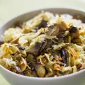 Kapusta kiszona z pieczarkami i makaronem
