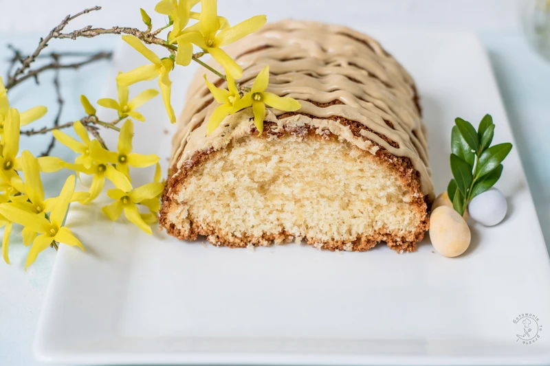Prosta babka biszkoptowa z jabłkiem