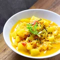 Curry kokosowe z ziemniakami i selerem naciowym