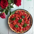 Quiche z kozim serem i warzywami