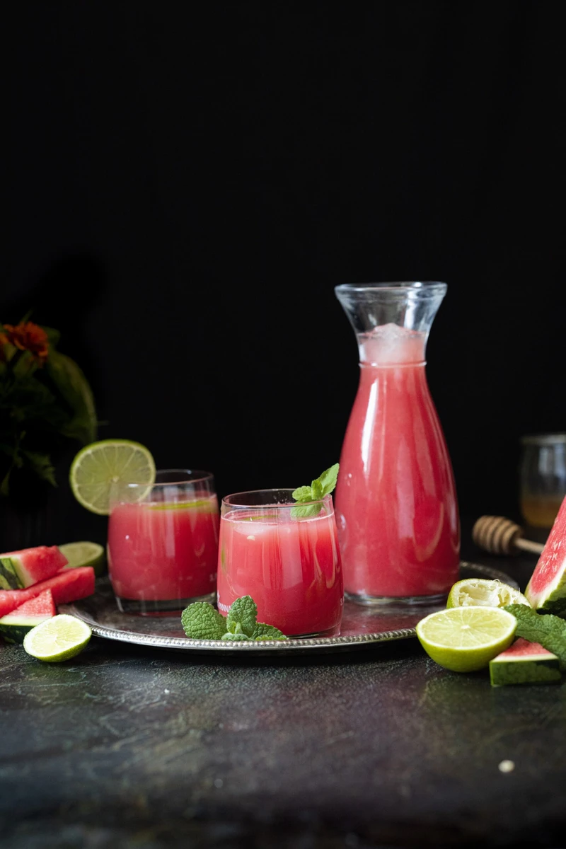 Lemoniada arbuzowa z limonką