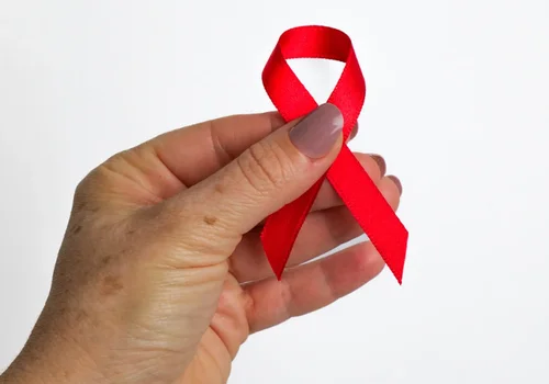 Światowy Dzień Pamięci o Zmarłych na AIDS: Historia i Znaczenie