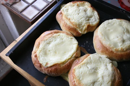 Drożdżowki z serem