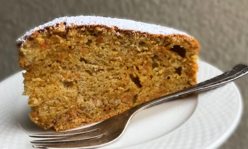 Proste ciasto marchewkowe