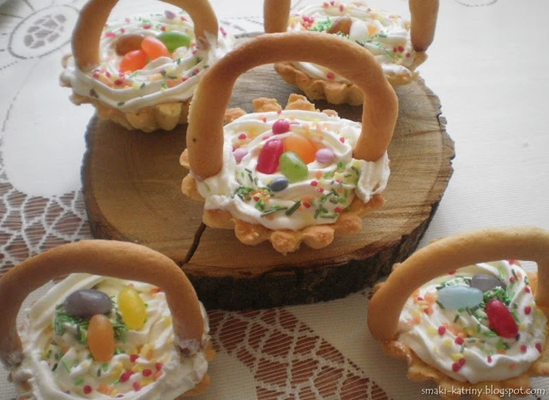 kruche babeczki koszyczki z kremem mascarpone