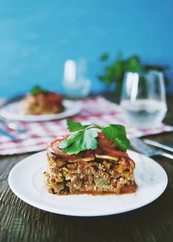 Lasagne z selerem zamiast makaronu, dużą ilością warzyw i brokułowym pesto
