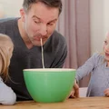 Czy geny mają wpływ na poczucie humoru w rodzinie? Genetyczne tajemnice wspólnego śmiechu
