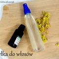Ochronna mgiełka do włosów z ekstraktem z zielonej herbaty i kocanki piaskowej.