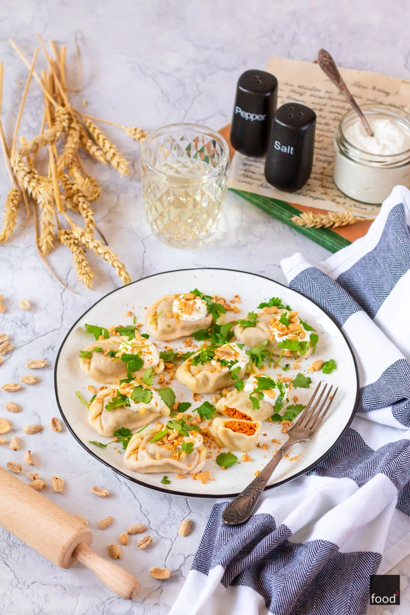 Pierogi z pieczoną marchwią i masłem orzechowym